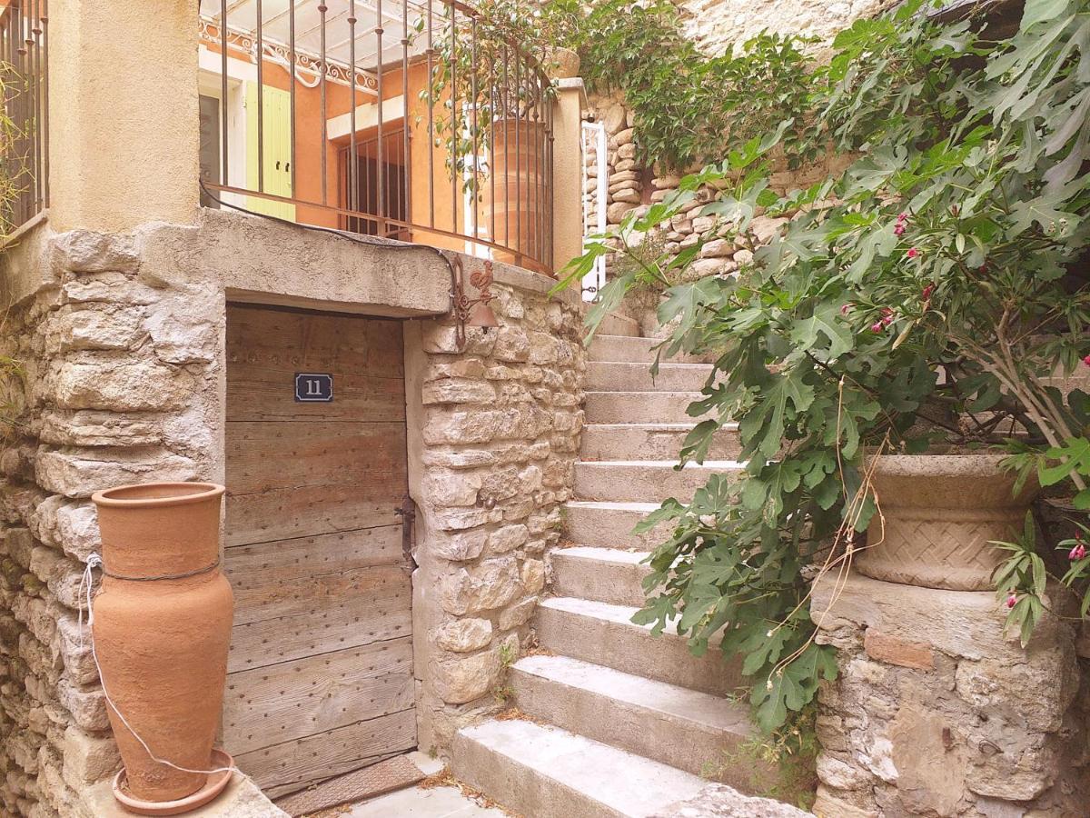 Maison Au Coeur De Fontaine De Vaucluse, Nichee Sur Le Rocher Et Surplombant La Sorgue Bagian luar foto