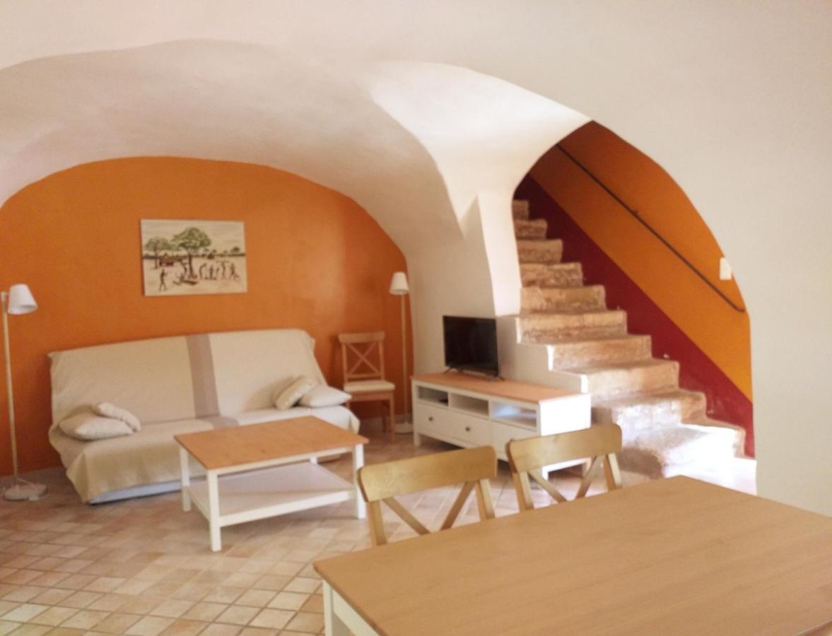 Maison Au Coeur De Fontaine De Vaucluse, Nichee Sur Le Rocher Et Surplombant La Sorgue Bagian luar foto