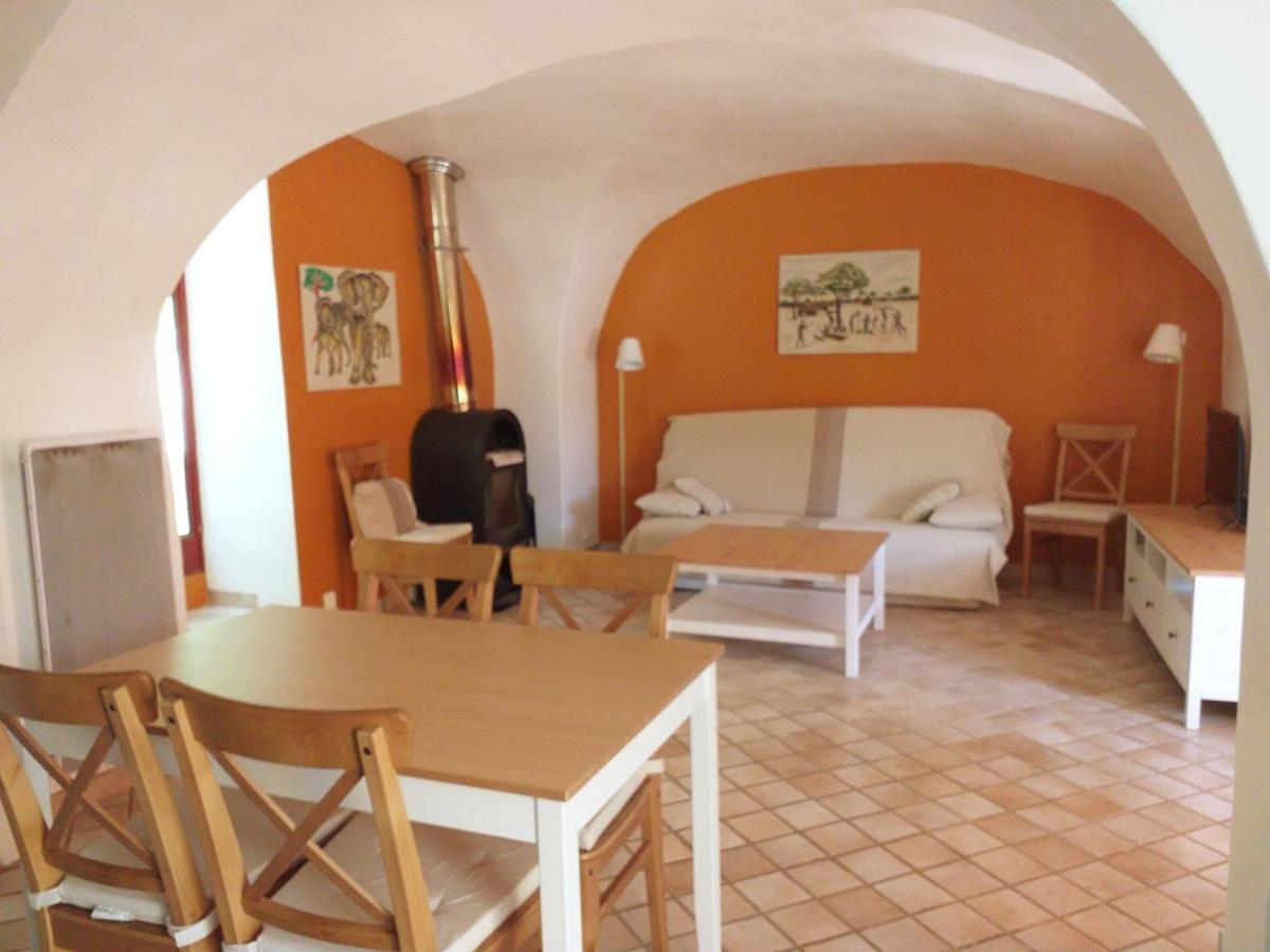 Maison Au Coeur De Fontaine De Vaucluse, Nichee Sur Le Rocher Et Surplombant La Sorgue Bagian luar foto